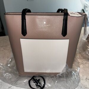 Kate Spade Tan and White Tote Bag Luxurious Design